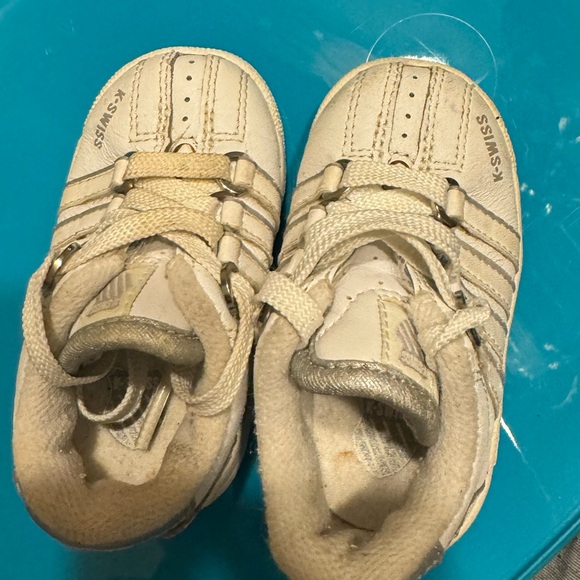 Baby K-Swiss sneakers tiny .. 2 US , 17 Eur , 1.5 UK great condition - Picture 10 of 15